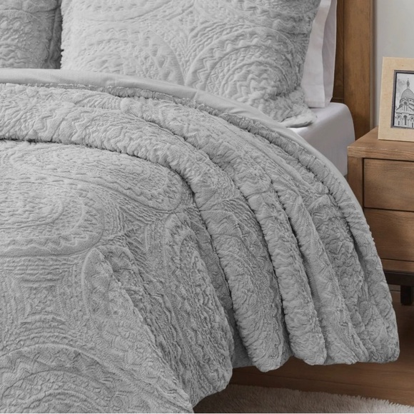 Madison Park Arya Embroidered Medallion Faux Fur Ultra Plush Comforter Set - Picture 5 of 10
